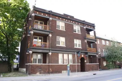 Looking for the perfect downtown home? This bright and spacious 2-bedroom apartment offers modern co...