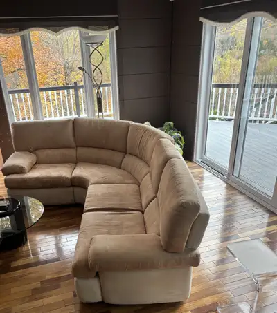 sofa beige de meuble Reno de très bonne qualité , View more