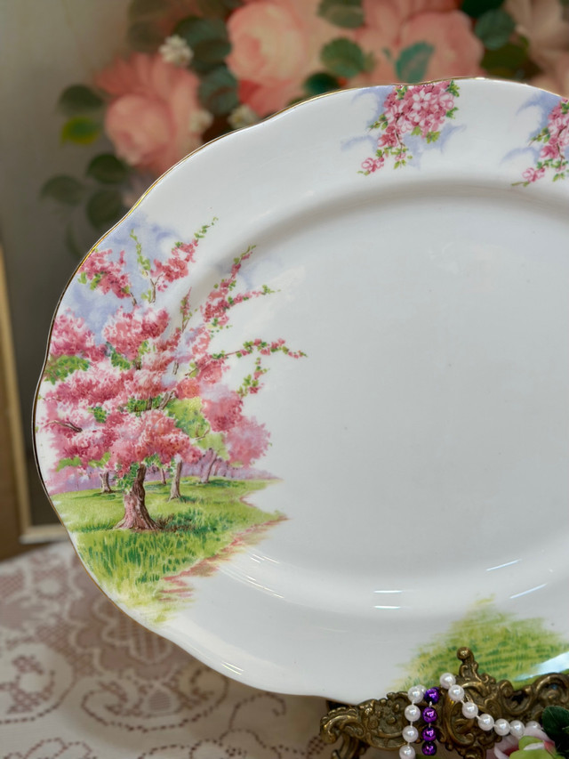 Huge Blossom Time Royal Albert Serving platter- Bone China made  in Kitchen & Dining Wares in Oakville / Halton Region - Image 2