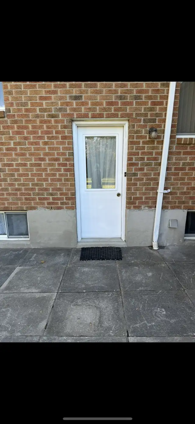 basement apt in Long Term Rentals in City of Toronto - Image 3