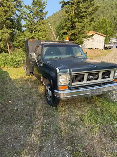 1977 Chevrolet C30 cab&chassis 350SBC/sm465 Lots of newer parts Cab is in beautiful shape no rust Ra...