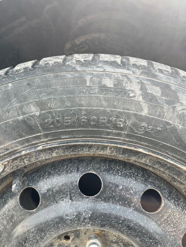 Winter tires with rims. Buy soon because I’m moving dans Autos et camions  à Ville de Québec - Image 2
