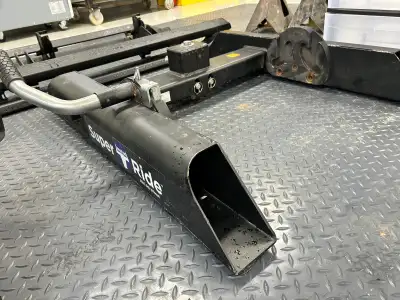 Blue Ox Super Ride 20k 5th Wheel Hitch Used for 2 years Made our lives so much easier towing a 41’ f...