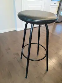3 bar stools