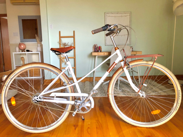Vélo/Bicyclette Creme Style vintage unique | Randonnée, ville et hybrides |  Ville de Montréal | Kijiji