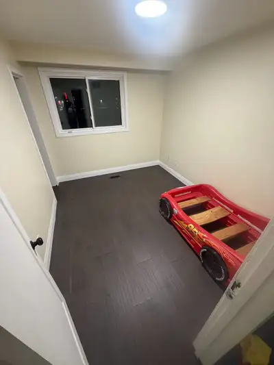 Room for rent in polish / filipino family house We're across from South Oakville Mall And bus stop W...