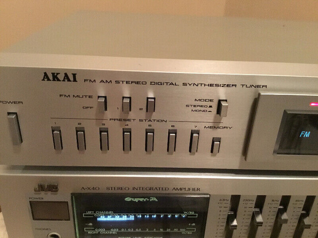 AKAI AT-V04 TUNER AND JVC A-X40 ITEGRATED AMPLIFIER in Stereo Systems & Home Theatre in Mississauga / Peel Region - Image 4