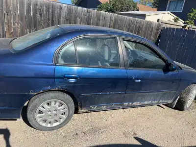 Honda civic 2004 193699 Kms Car is functioning properly Not safetied Need some repairs