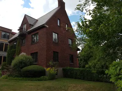 Bachelor à louer Outremont, près de UdeM, campus MIL, McGill