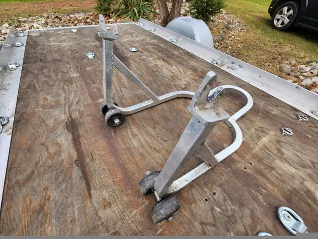 GYTR Genuine Yamaha Technology Racing R1 R6 R6R Aluminum Stand in Motorcycle Parts & Accessories in Windsor Region - Image 10