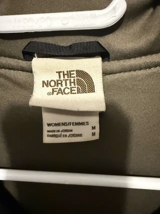 North Face Pullover in Women's - Tops & Outerwear in Calgary - Image 3