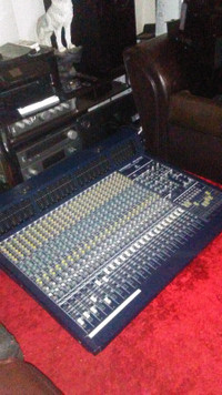 Behringer Eurodesk MX9000 Professional 48/24-Channel Mixing Cons