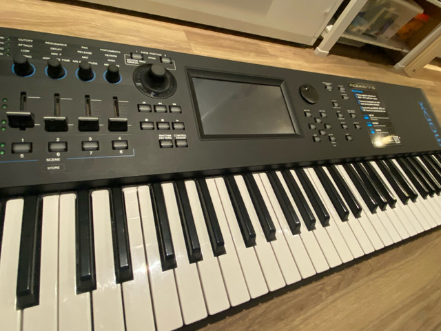 Yamaha Modx7 Synthesizer Keyboard Workstation in Pianos & Keyboards in Vancouver - Image 2