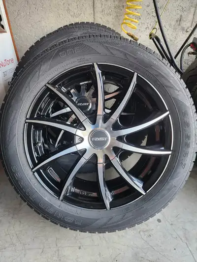 FAST mags était sur un Malibu 2010 (bolt patter 5 x 110mm) Pneus Nokian 215/55R 17