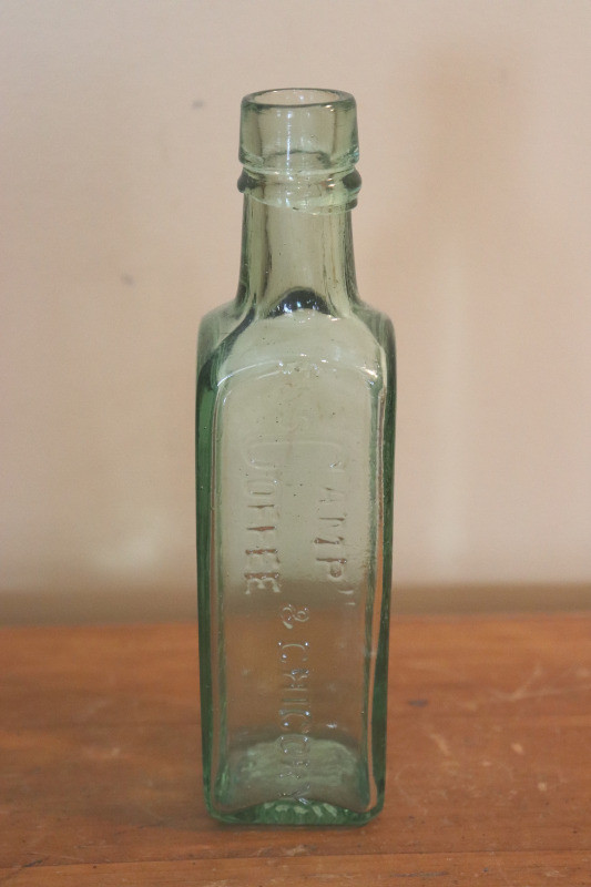 Vintage Paterson's Camp Coffee & Chicory Bottle in Arts & Collectibles in London - Image 4