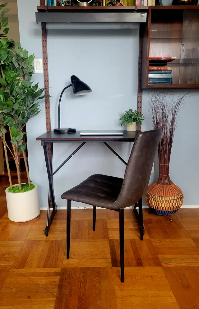 Modern Carbon Fiber Computer Desk (Brand New) in Desks in Downtown-West End - Image 4