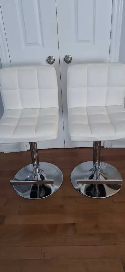 2 bar stools, View more