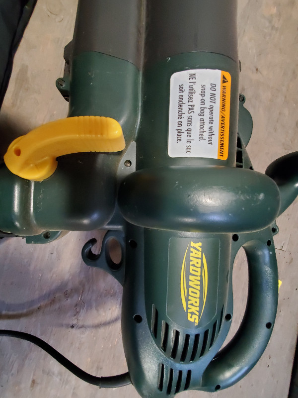 Electric Vacuum Blower/Mulcher/Vaccum in Lawnmowers & Leaf Blowers in Summerside - Image 3