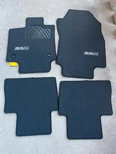 Brand new, 2019-2022 Toyota Rav4 Floor Mats, carpet – OEM