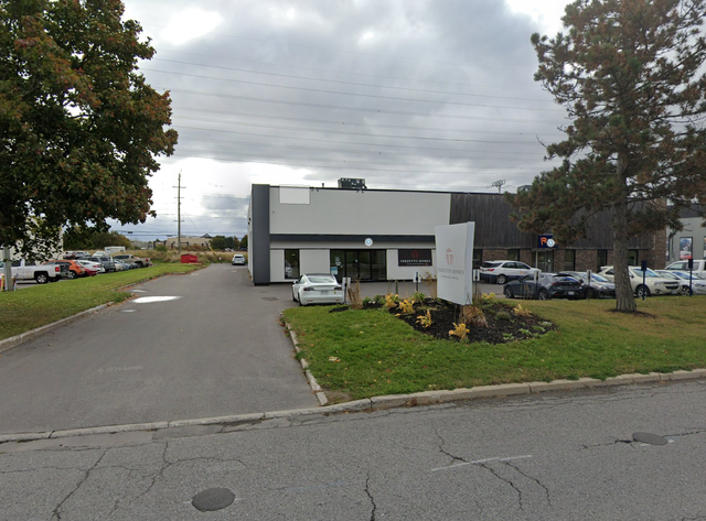 Small Warehouse / Office Available - Sublease! in Commercial & Office Space for Rent in Ottawa - Image 2