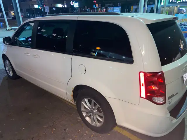 DODGE GRAND CARAVAN 2013 ( Stow and go ) | Cars & Trucks | City of ...