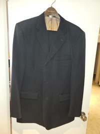 Suit-Mens Perry Ellis 2 piece-3 Button 100% Wool
