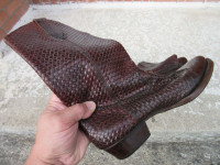 Size 9 Mezlan Burgundy Crocodile  cowboy Boots, woven