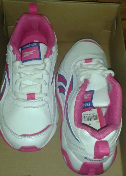 Des souliers Reebok pour filles Neufs dans des boîtesr in Kids & Youth in City of Montréal - Image 2