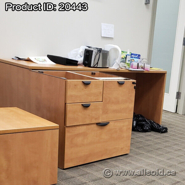 Maple Straight Desk w/ 4 Drawers of Storage in Desks in Calgary - Image 2