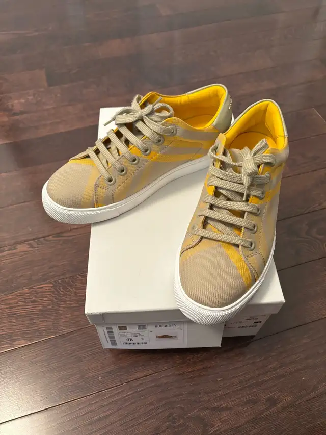 Burberry Aldridge Sneaker in Men's Shoes in Markham / York Region - Image 3