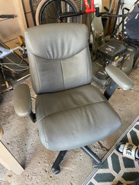 Comfy office chair 