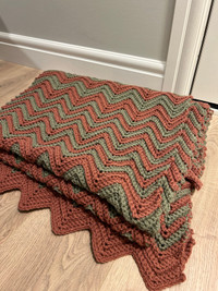 Gorgeous handmade throw blanket warm tones 61"X42"