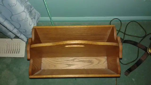 SOLID OAK 2-SECTION CHAIR-SIDE STORAGE BIN with carry handle in Bookcases & Shelving Units in Oshawa / Durham Region - Image 3