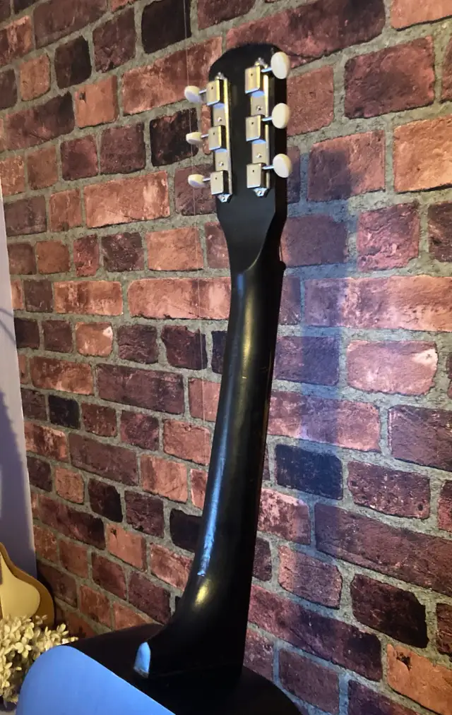 1958 Harmony Roy Rogers Right-handed /droitière guitar in Guitars in West Island - Image 8