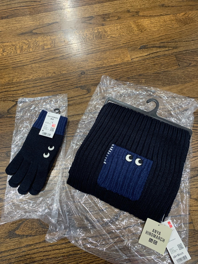 New Uniqlo x Anya Hindmarch Heated Knitted Accessories Navy in Women's - Other in City of Toronto - Image 4