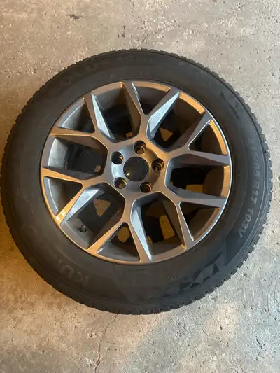 2020 Audi Q7 rims for Sale I put two pictures, but I have four of them for sale brand new tires bran...