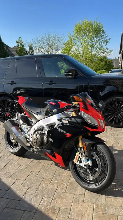 2010 aprilia rsv4 factory for sale by private owner. Bike has less than 5,000km!! I paid $30k+ brand...