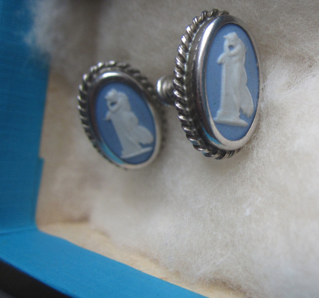 Vintage Sterling Silver Earrings Wedgwood Jasperware in Jewellery & Watches in Hamilton - Image 4