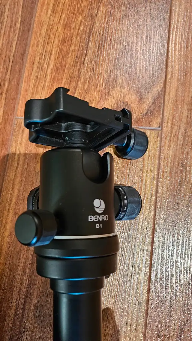 BENRO B1 Tripod with Double Action Ball Head62864365291777122