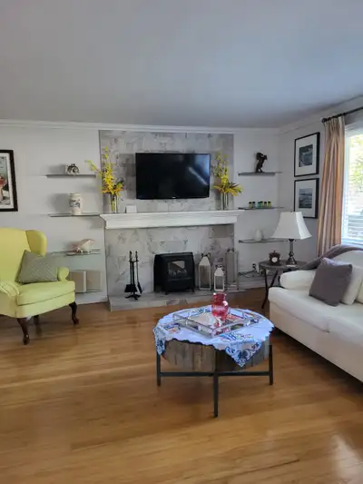 House for rent for $2,200/per month POU. Available October 15th. Fully furnished, hardwood floors th...