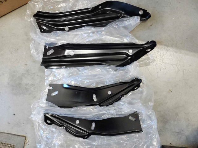 Front Bumper Bracket Set '69 Chevelle/El Camino in Auto Body Parts in Stratford - Image 3