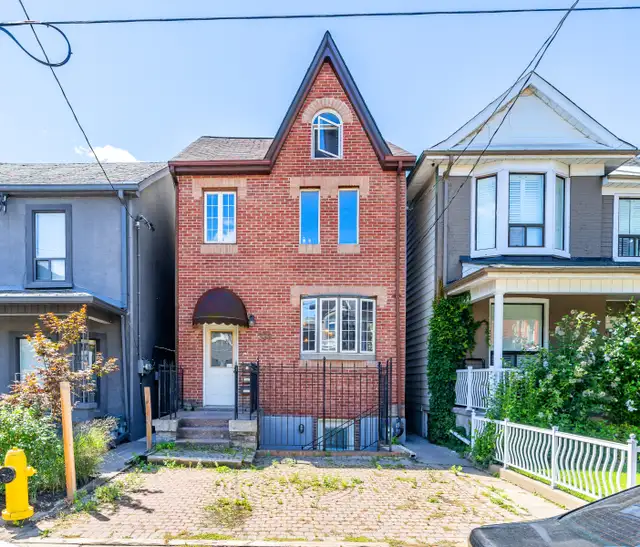 BEAUTIFUL 2BR + LIVING ROOM BASEMENT IN LITTLE ITALY