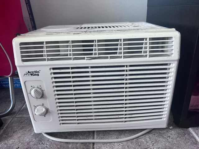 Window air conditioner Arctic King AC dans Chauffages et humidificateurs  à Ville de Montréal