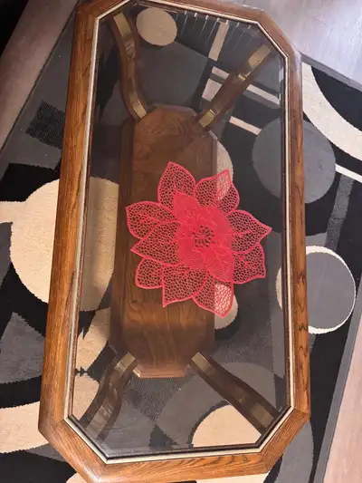 Excellent condition centre table Pick up only Downtown Regina