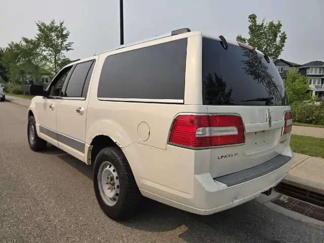 Lincoln navigator 523046159982929921