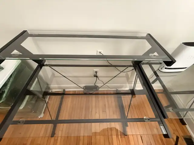 Metal-Glass Desk  in Desks in Sarnia - Image 3