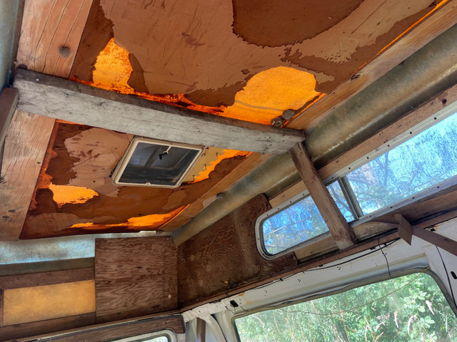 1980 ford van raise fibreglass roof From a long wheelbase van in RV & Camper Parts & Accessories in Delta/Surrey/Langley - Image 4