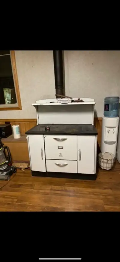 Working, useable, Woodburning stove with oven in great shape $750 OBO