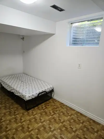 room for rent in central Mississauga
