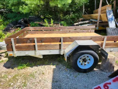 6x10 professional built aluminum frame with treated wood deck and sides that are removable...has 14...